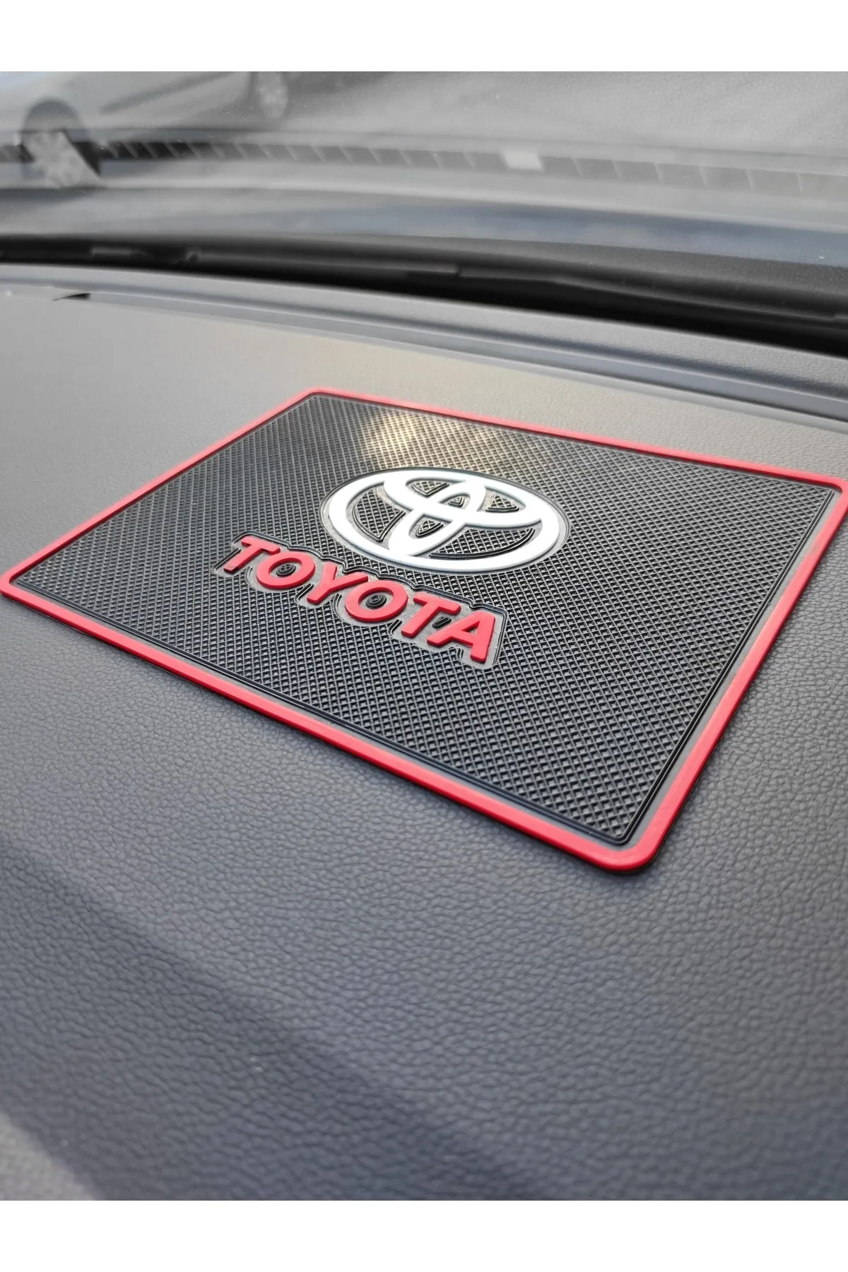 Toyota%20Kaymaz%20Torpido%20Pedi%20-%20Toyota%20Kaydırmaz%20Ped%20-%20Toyota%20Ped